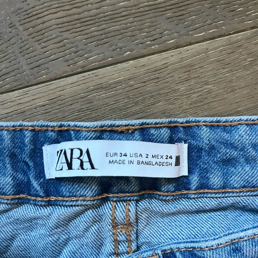 ZARA JEAN SHORTS - Picture 3 of 3